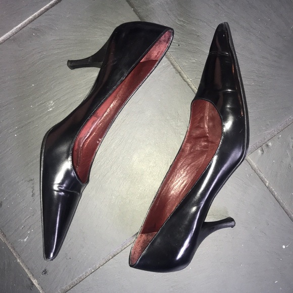 Classic PRADA pumps size 39,  3"heel for all-day comfort. BLACK.  Runs narrow. - Picture 3 of 8